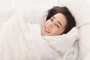 娱乐圈爆料肖战迪丽热巴,娱乐圈的甜蜜邂逅